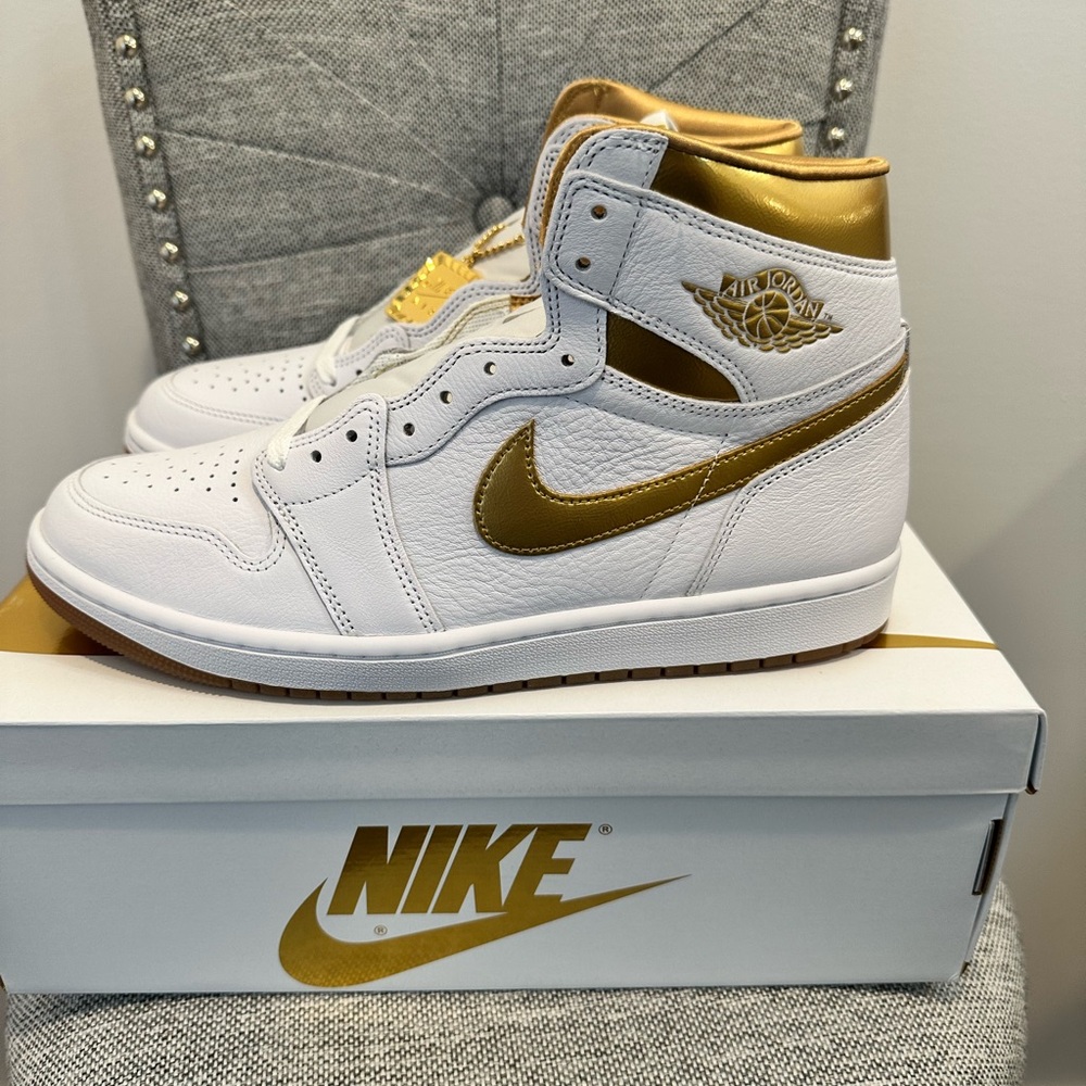 Air Jordan 1 Women’s Retro High OG White/Metallic Gold, FD2596-107, Size 11.5